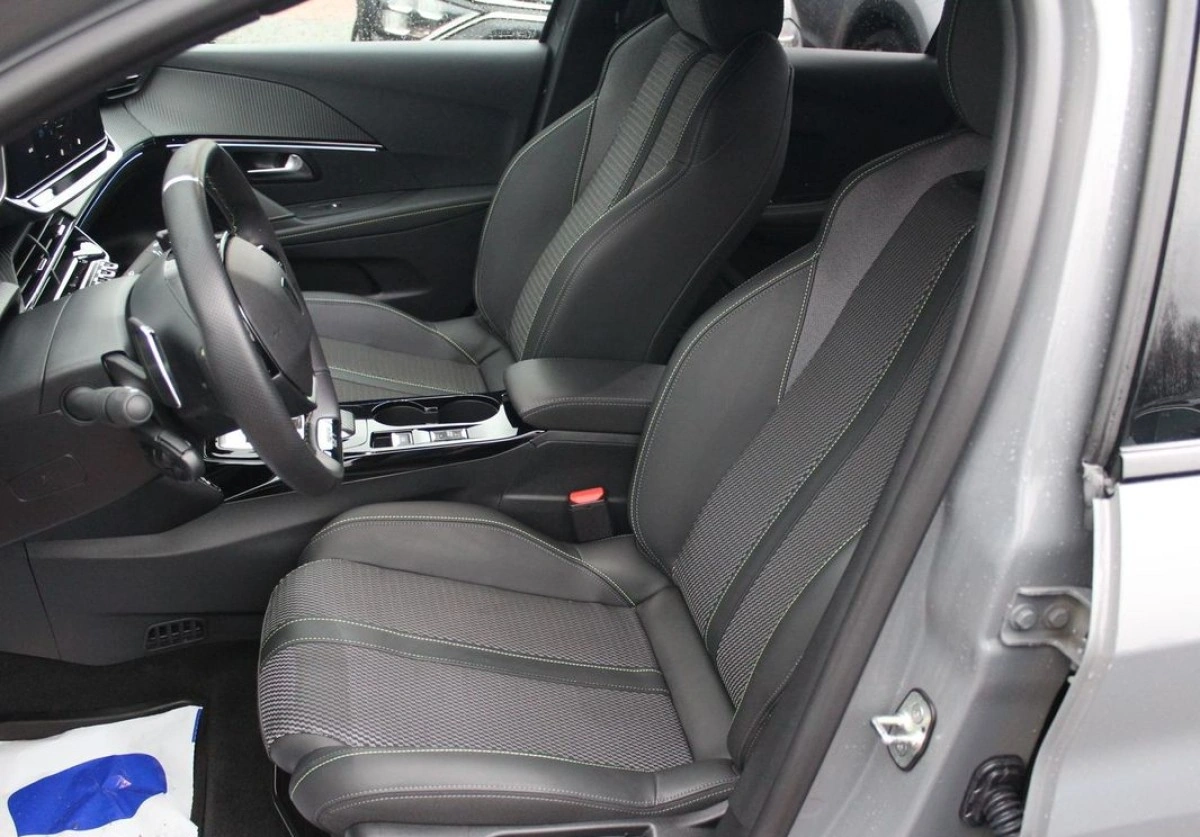 Peugeot 208 - Zdjęcie 12