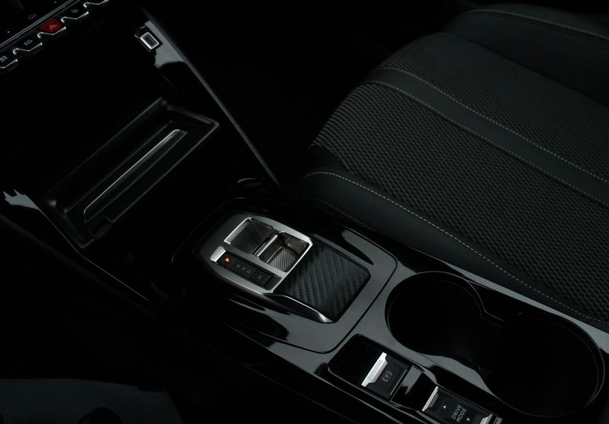 Peugeot 208 - Zdjęcie 15