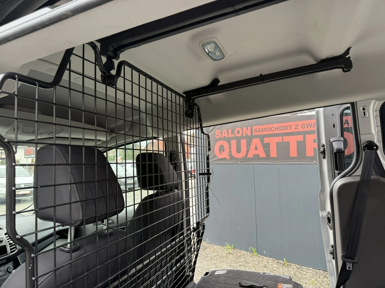 Ford Transit Connect - Zdjęcie 37