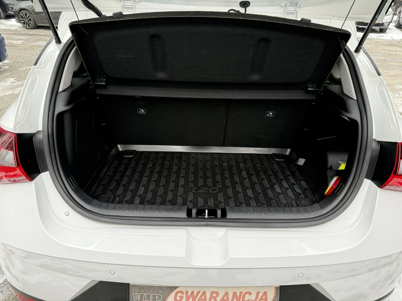 Hyundai i20 - Zdjęcie 9