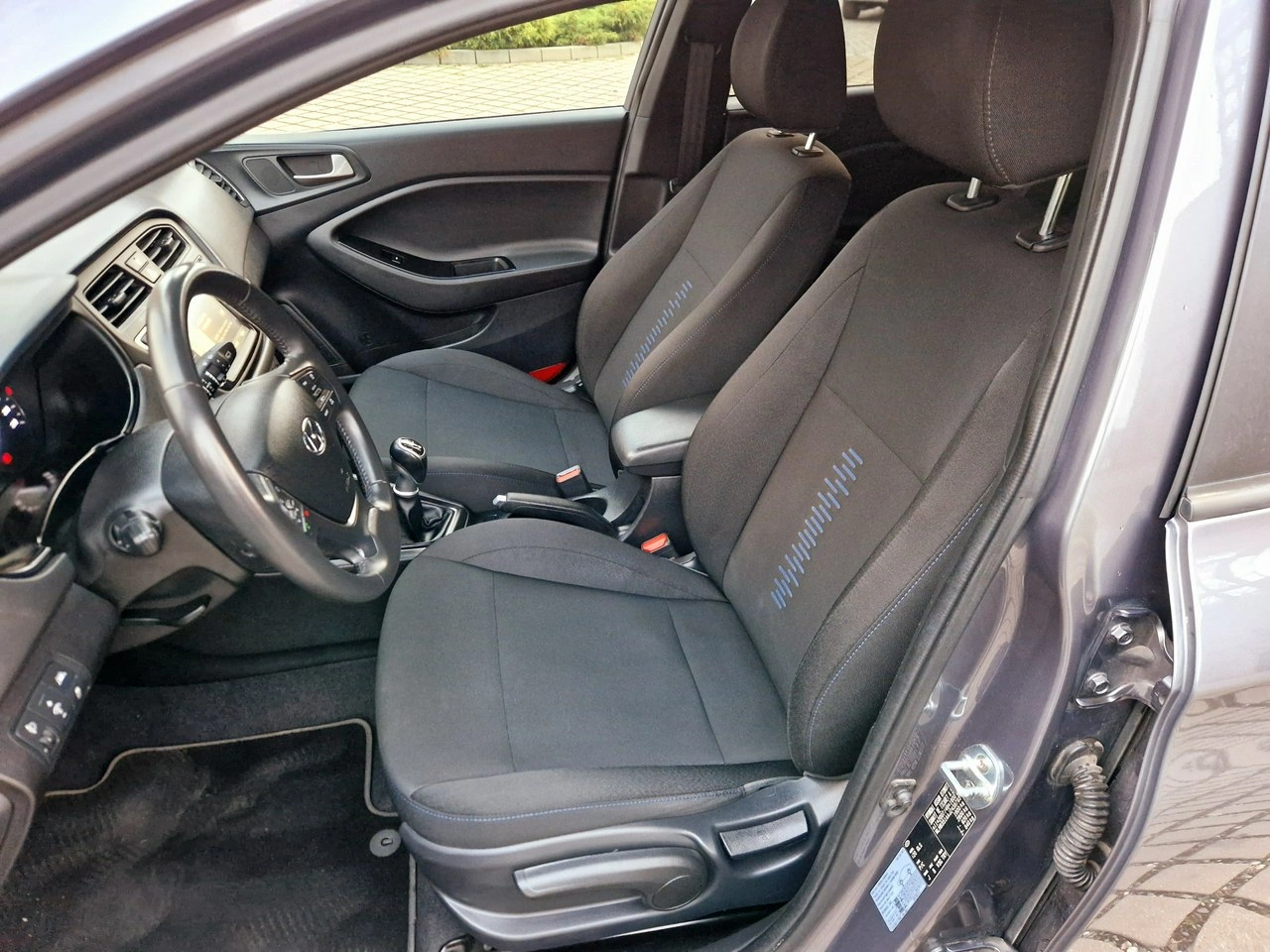 Hyundai i20 - Zdjęcie 9