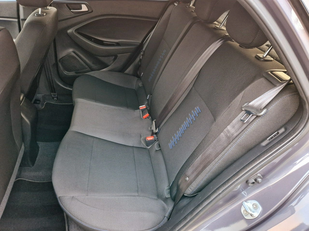 Hyundai i20 - Zdjęcie 23