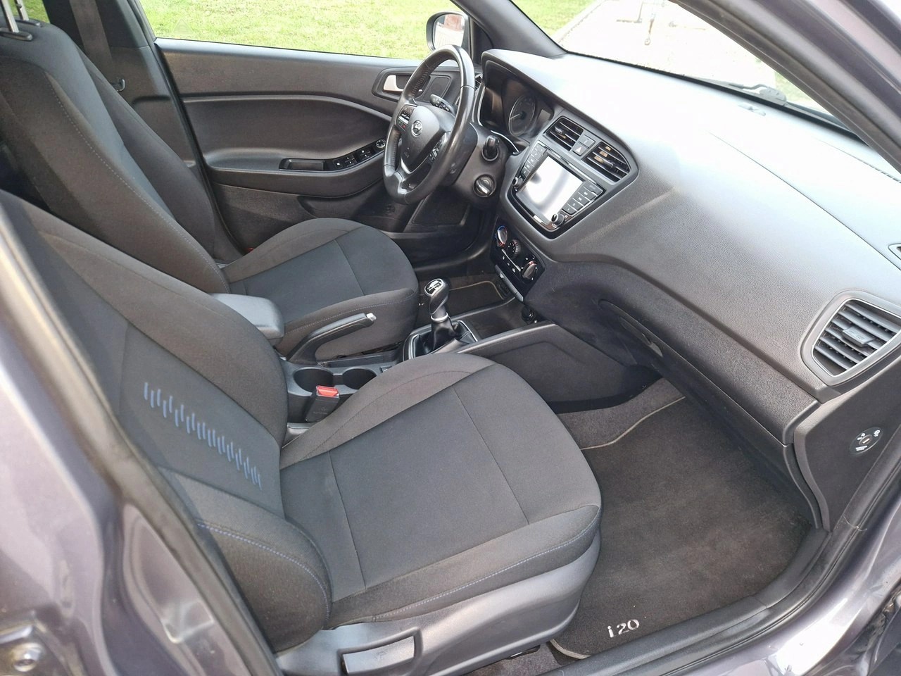 Hyundai i20 - Zdjęcie 24