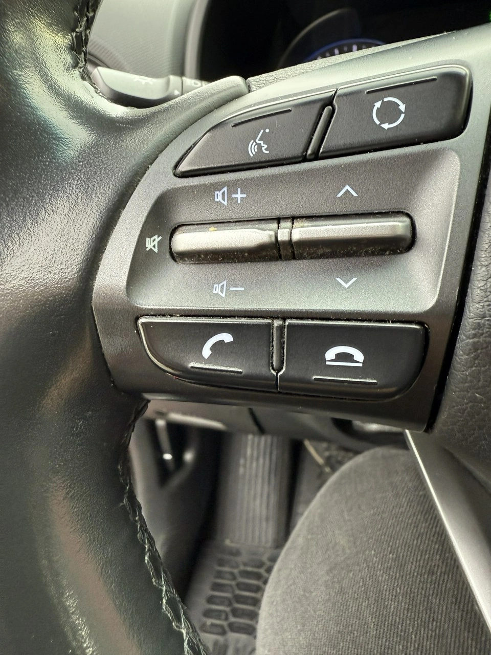 Hyundai Kona - Zdjęcie 22