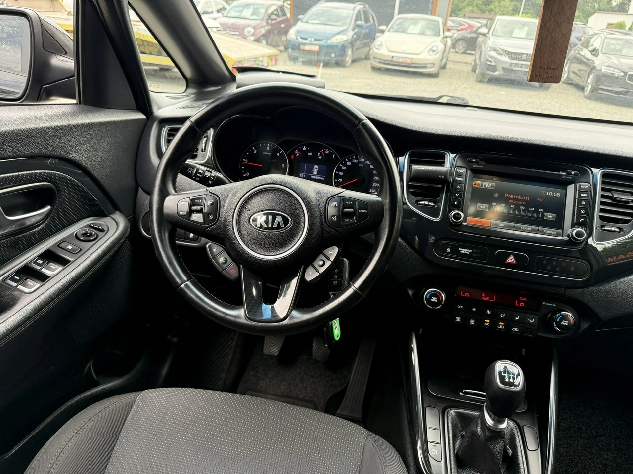 Kia Carens - Zdjęcie 12