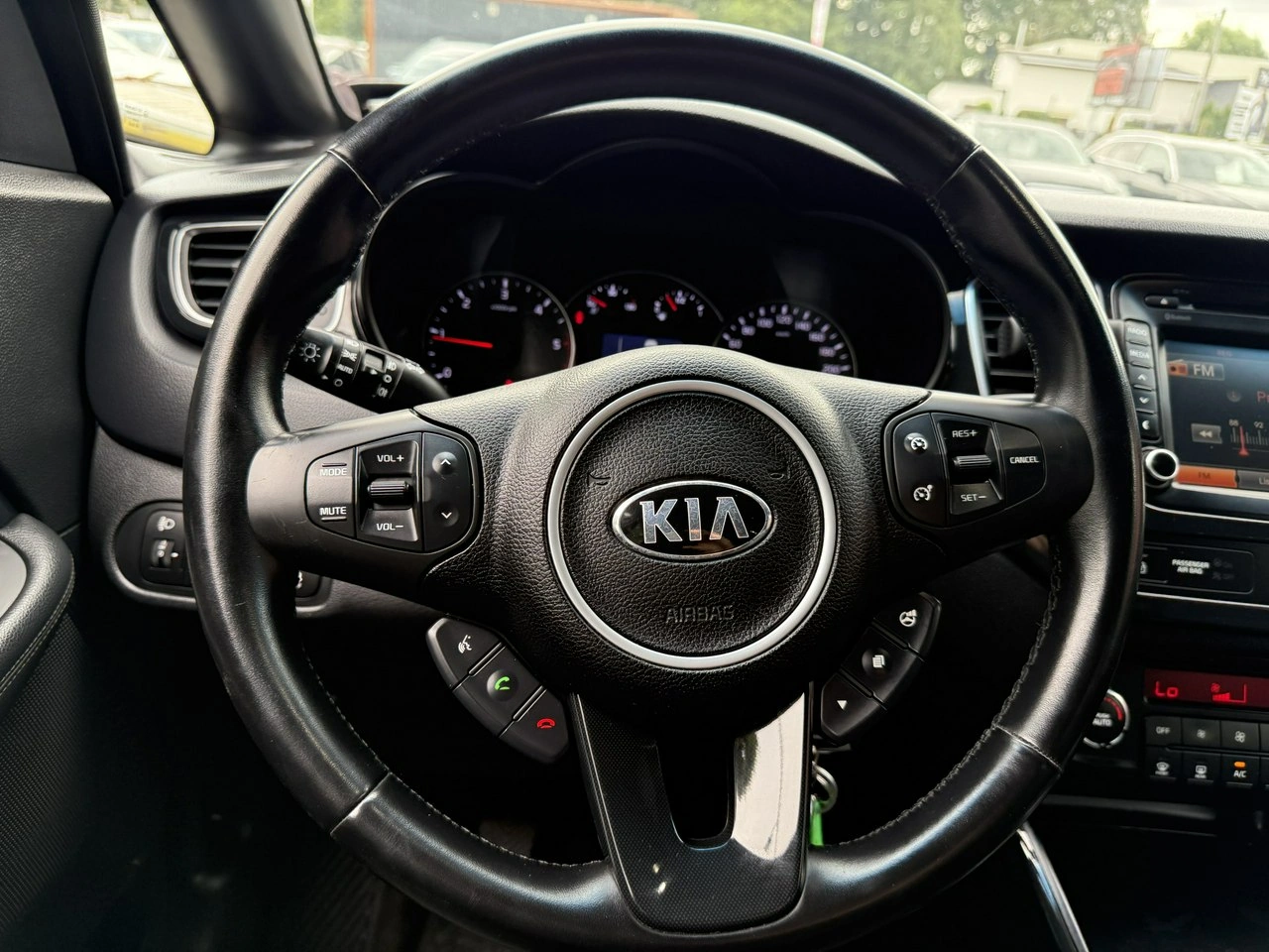 Kia Carens - Zdjęcie 13