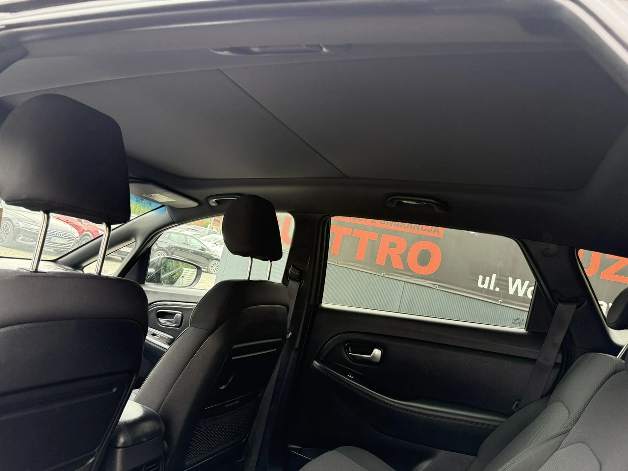 Kia Carens - Zdjęcie 16