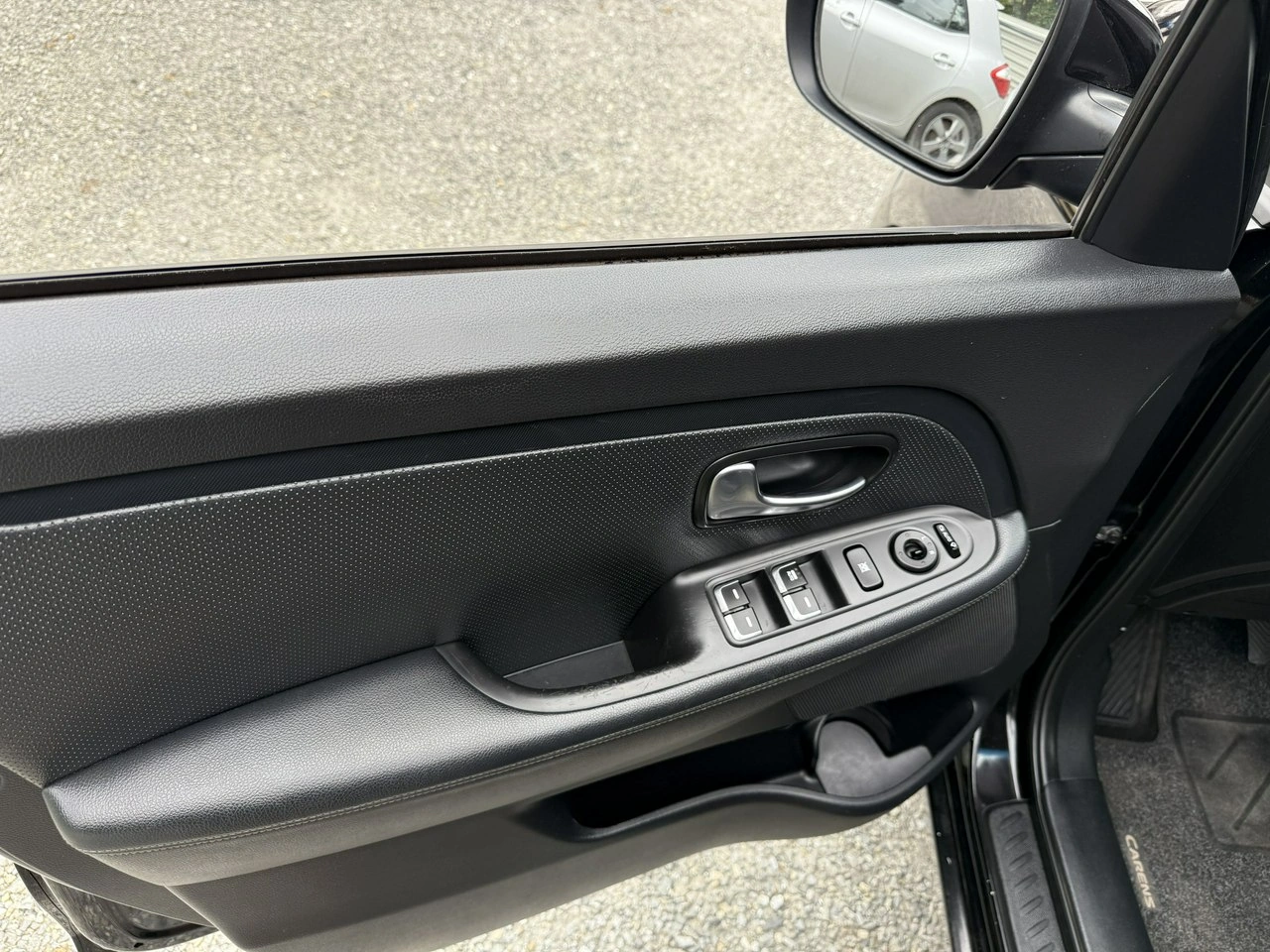 Kia Carens - Zdjęcie 22