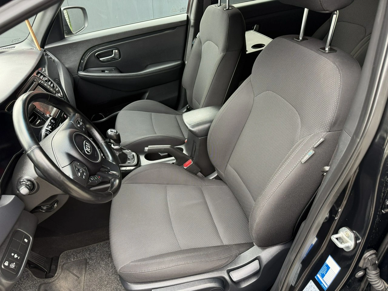 Kia Carens - Zdjęcie 23