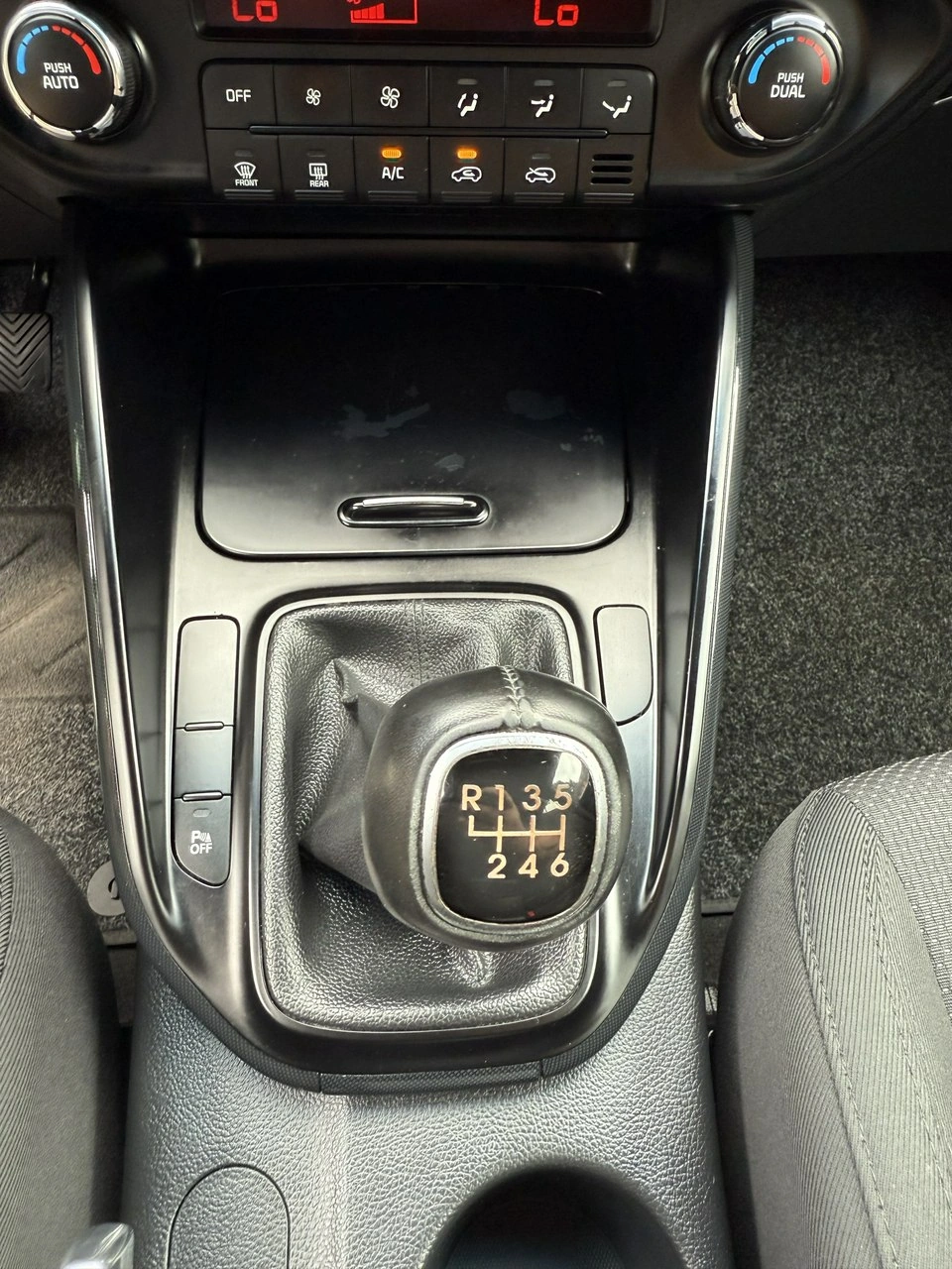 Kia Carens - Zdjęcie 29