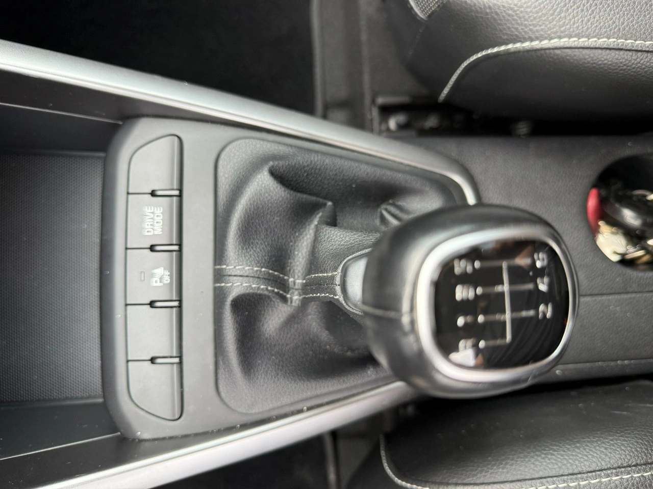 Kia Stonic - Zdjęcie 13