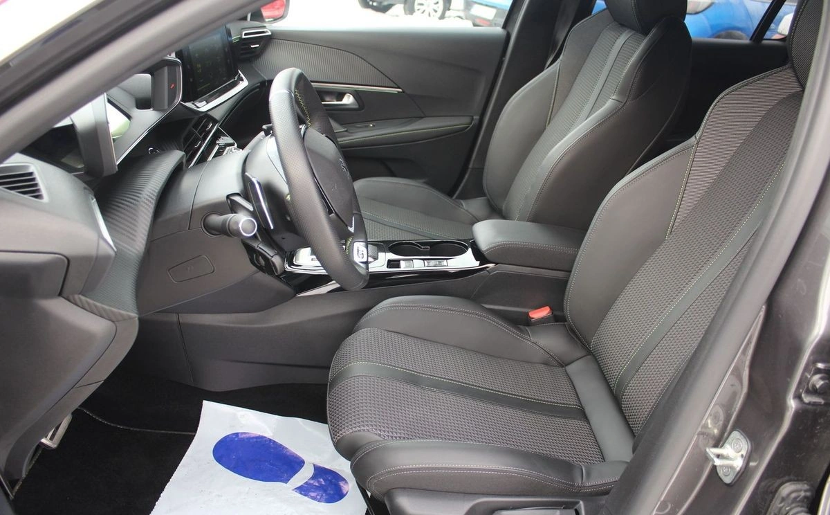 Peugeot 208 - Zdjęcie 2