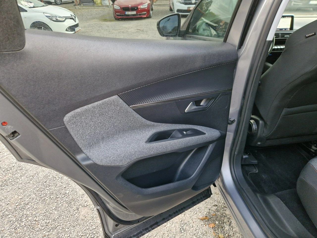 Peugeot 3008 - Zdjęcie 12