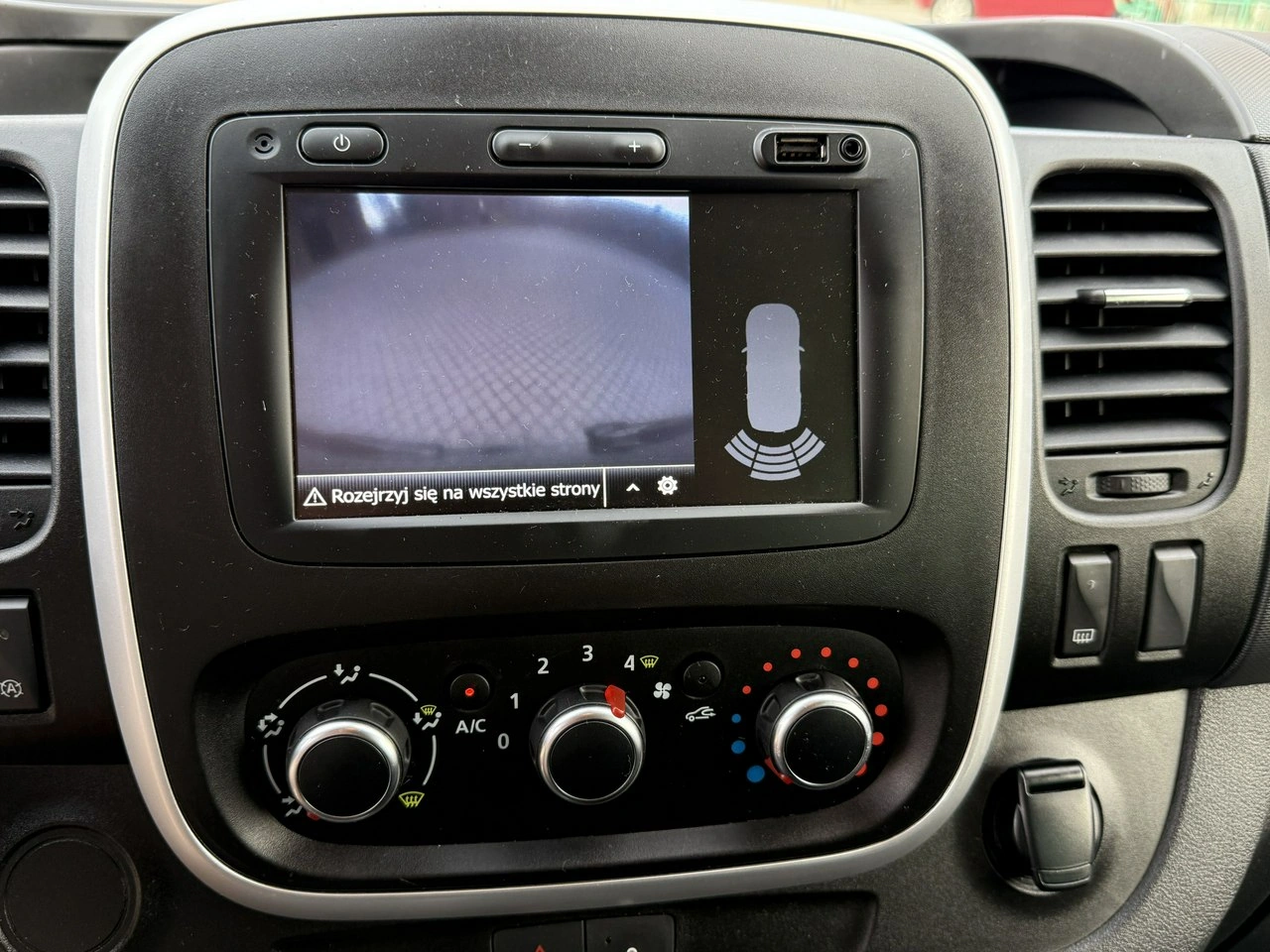 Renault Trafic - Zdjęcie 20