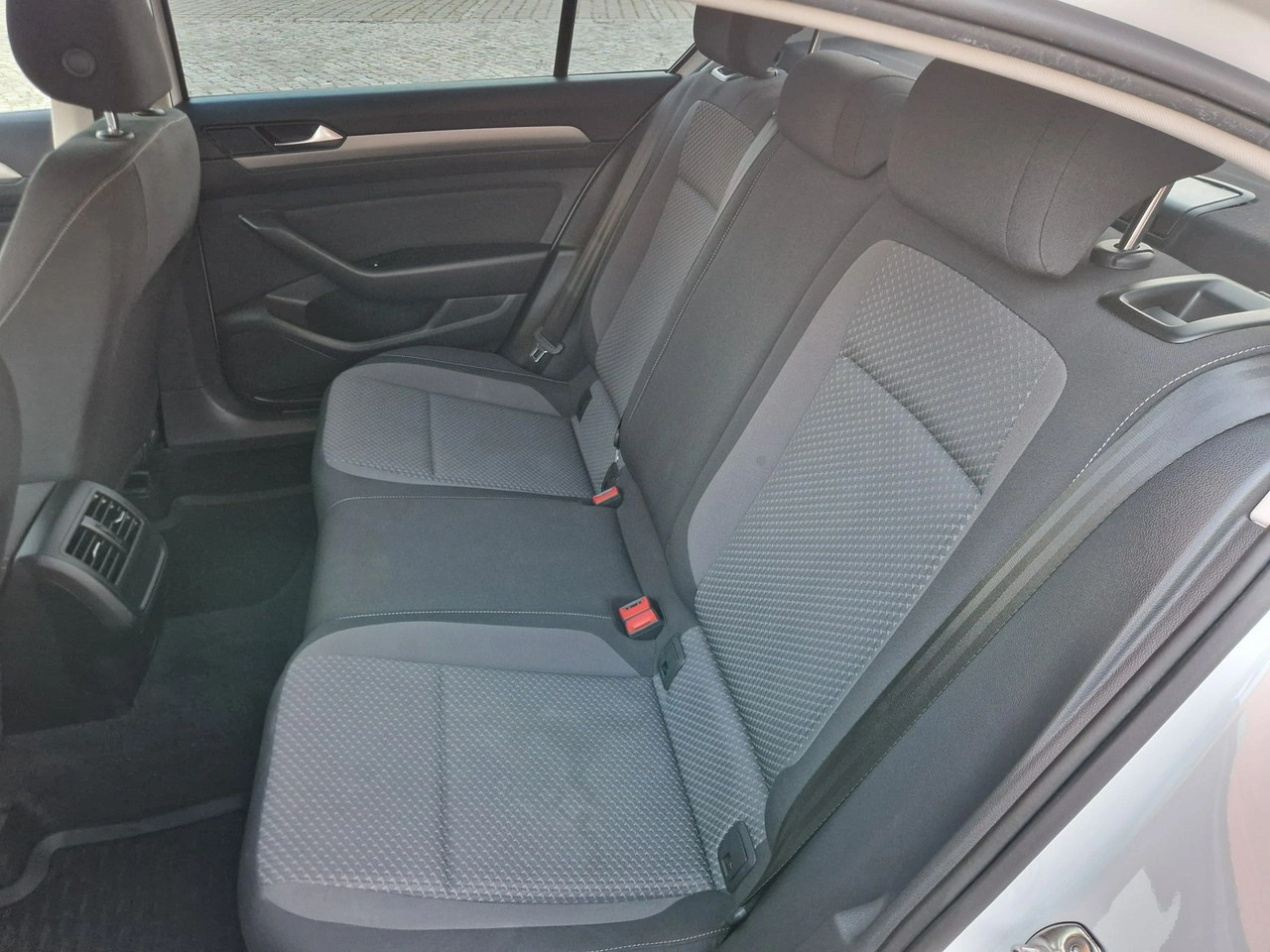 Volkswagen Passat - Zdjęcie 18