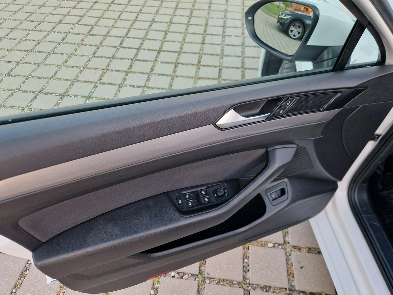 Volkswagen Passat - Zdjęcie 19