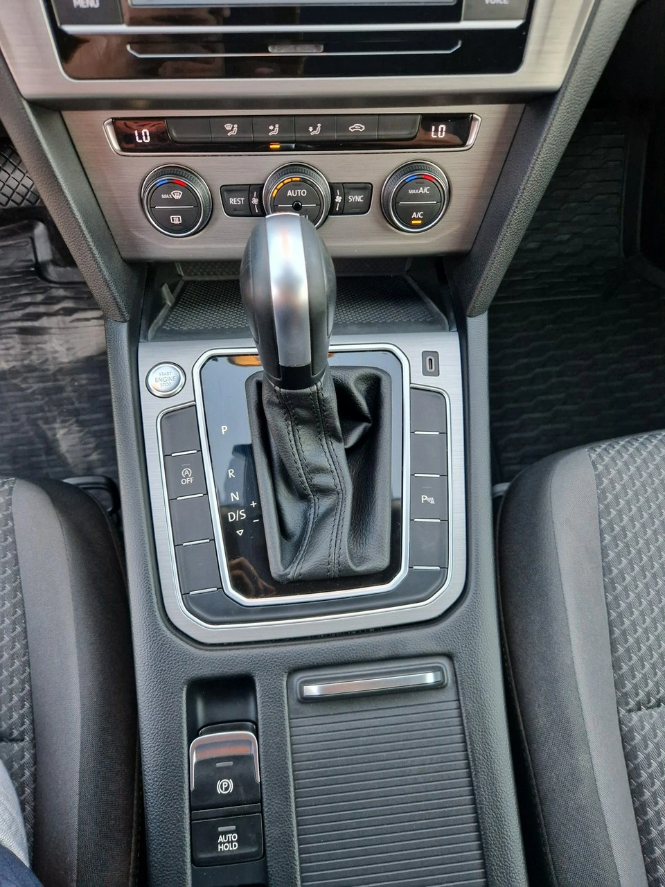 Volkswagen Passat - Zdjęcie 23