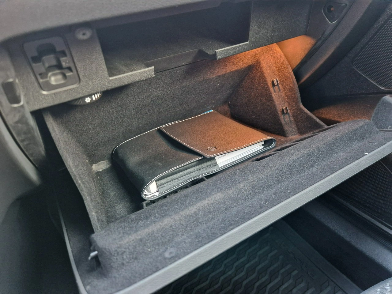 Volkswagen Passat - Zdjęcie 25