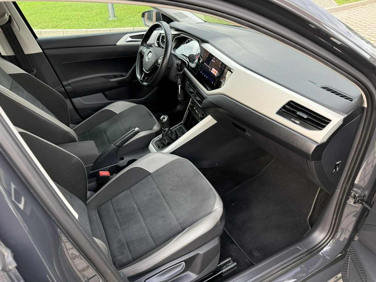 Volkswagen Polo - Zdjęcie 8