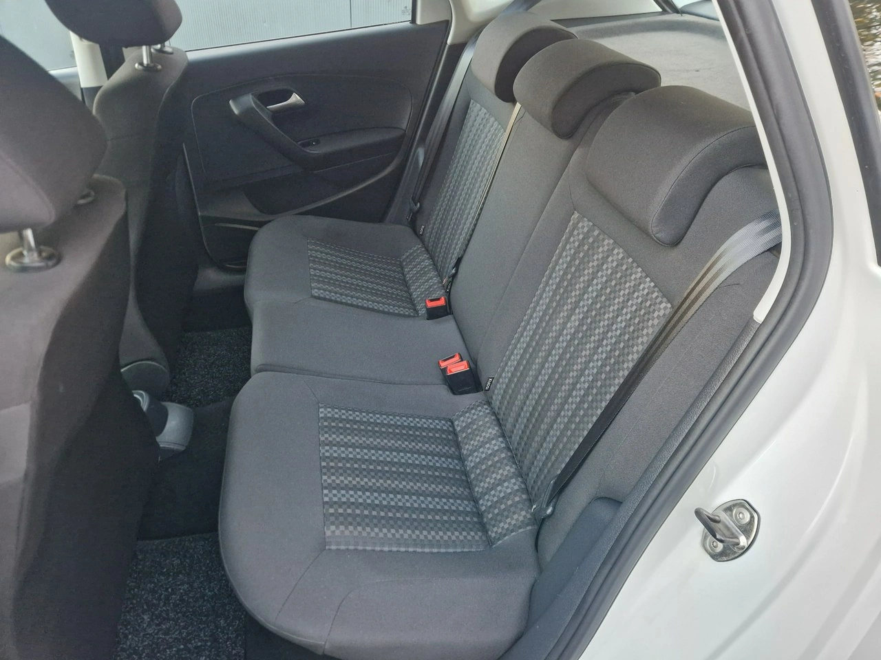 Volkswagen Polo - Zdjęcie 18