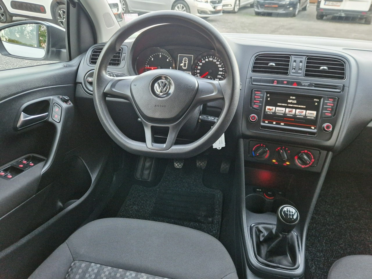 Volkswagen Polo - Zdjęcie 21