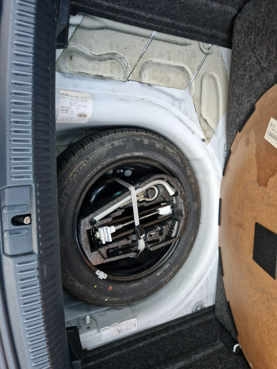 Volkswagen Polo - Zdjęcie 24