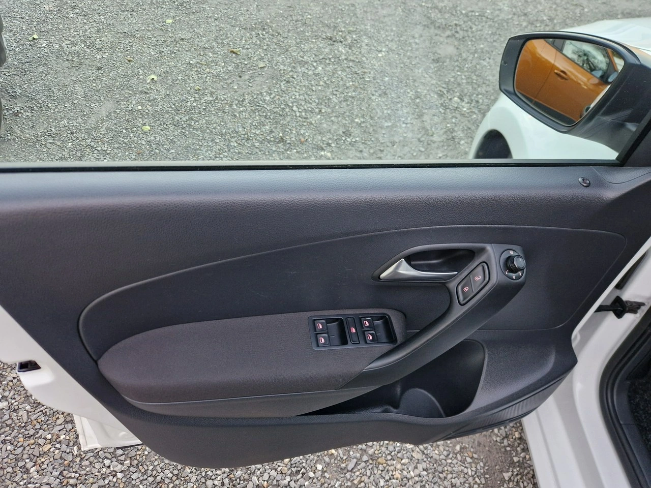 Volkswagen Polo - Zdjęcie 25