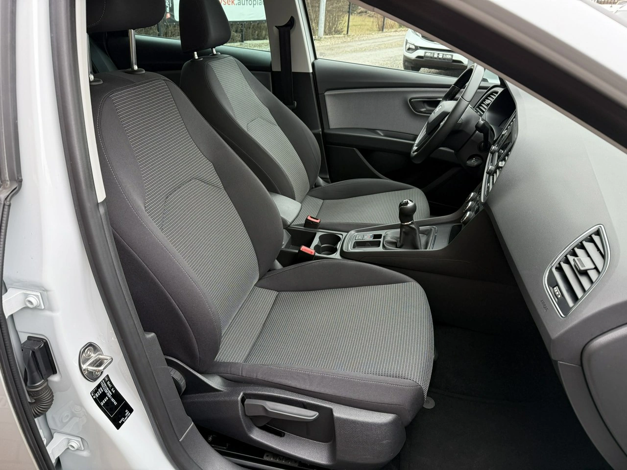 Seat Leon - Zdjęcie 22