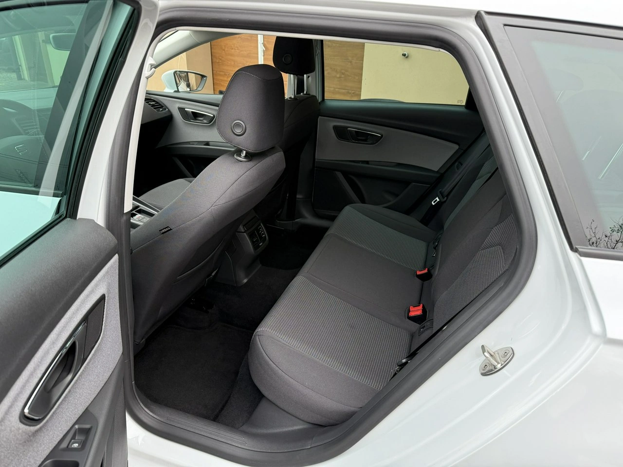 Seat Leon - Zdjęcie 24