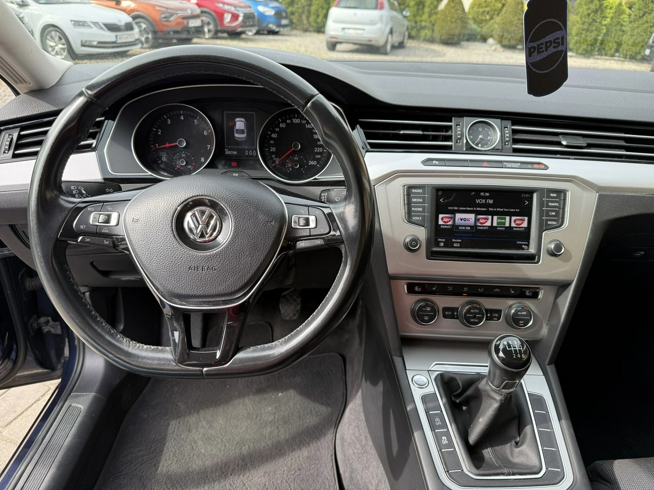 Volkswagen Passat - Zdjęcie 14