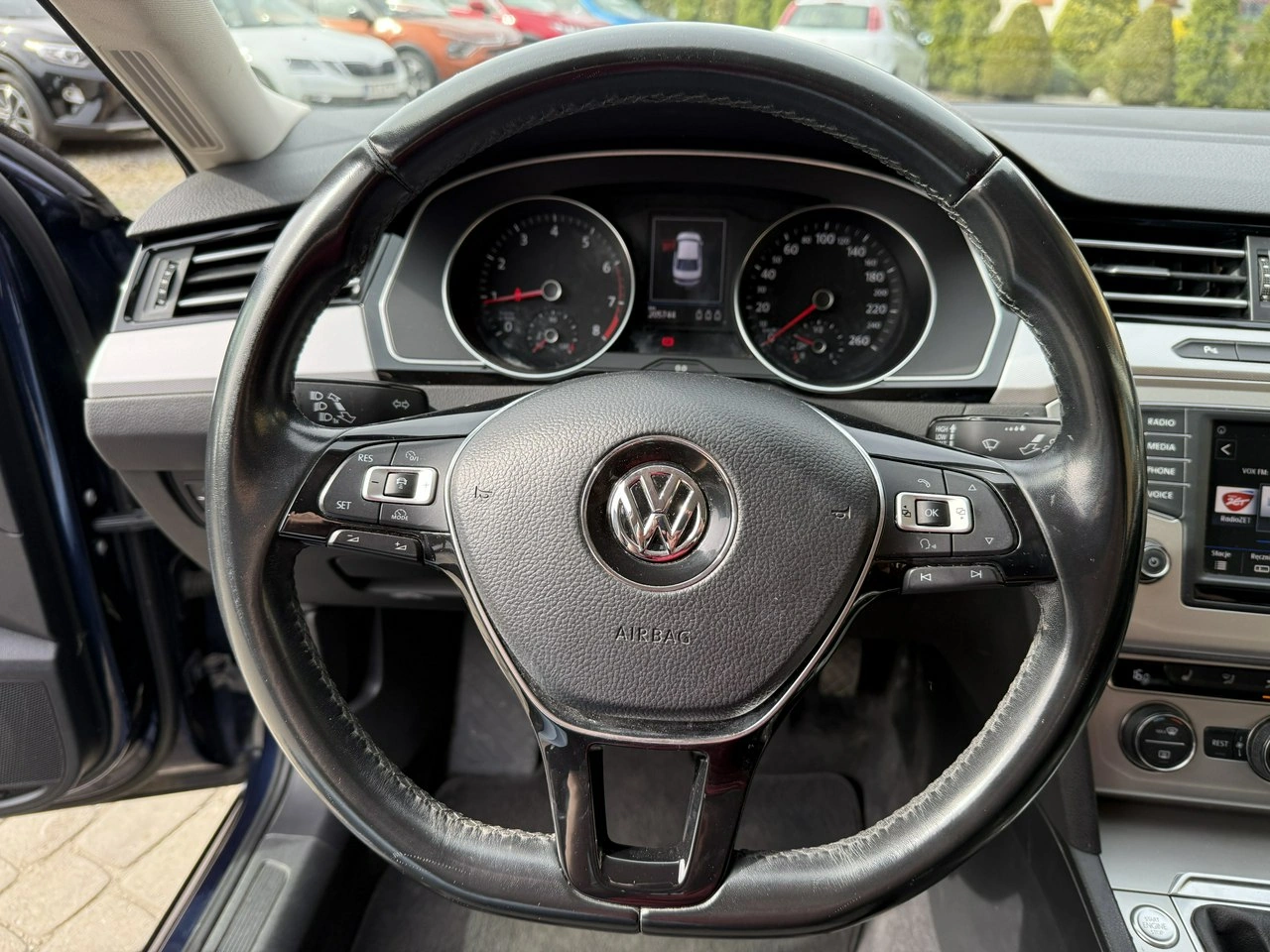 Volkswagen Passat - Zdjęcie 15