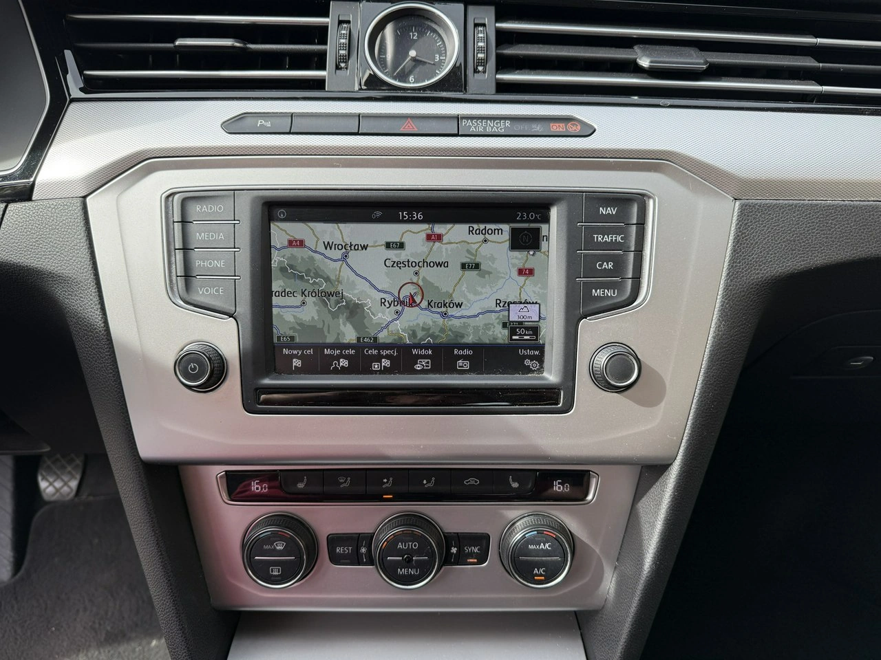 Volkswagen Passat - Zdjęcie 16