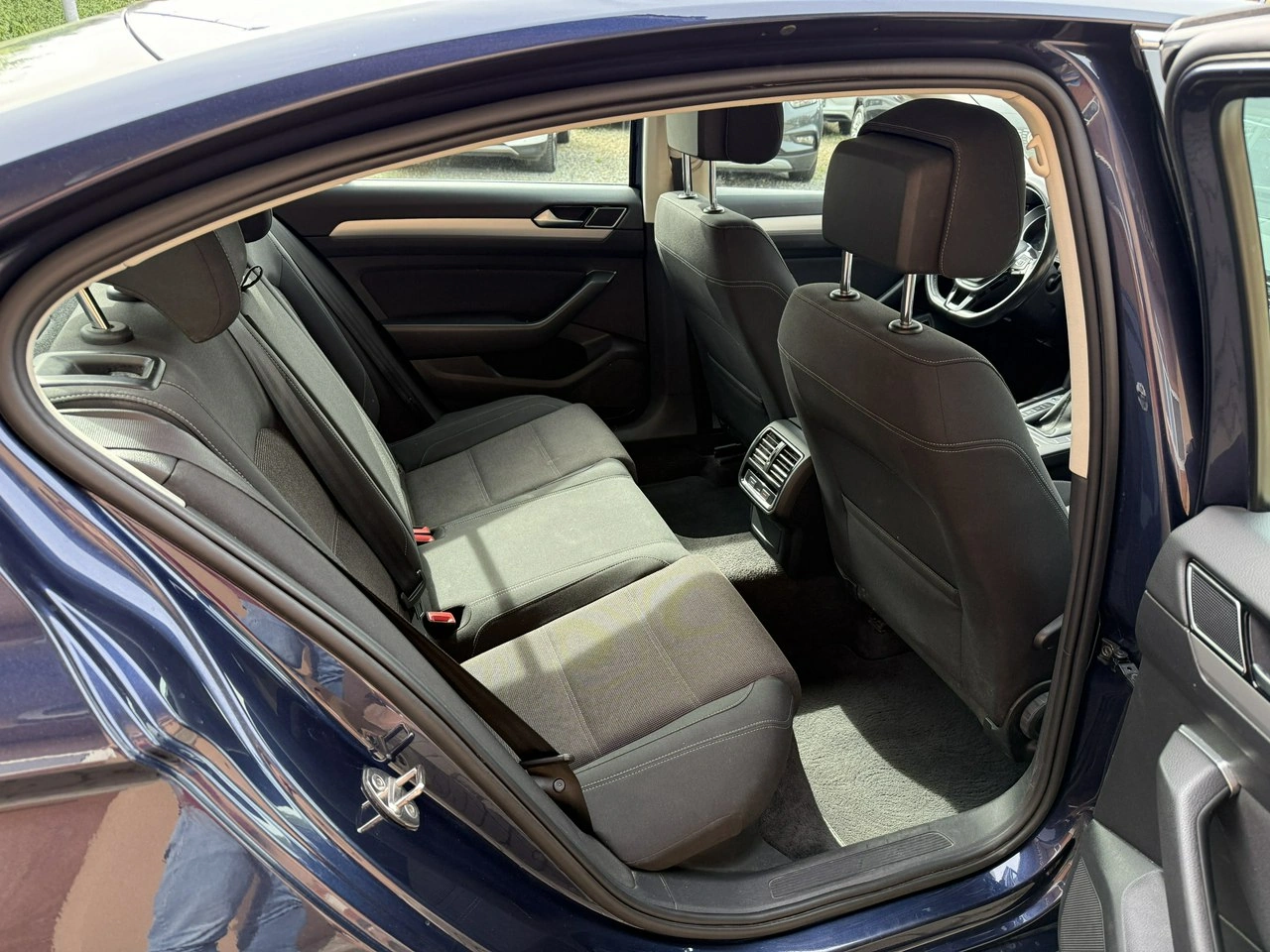 Volkswagen Passat - Zdjęcie 23