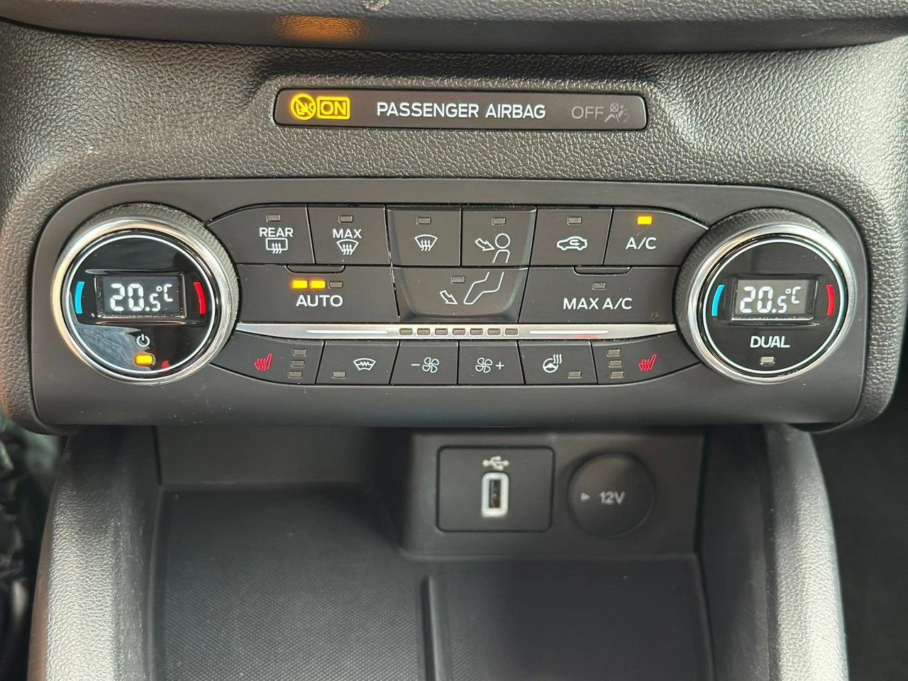 Ford Focus - Zdjęcie 26