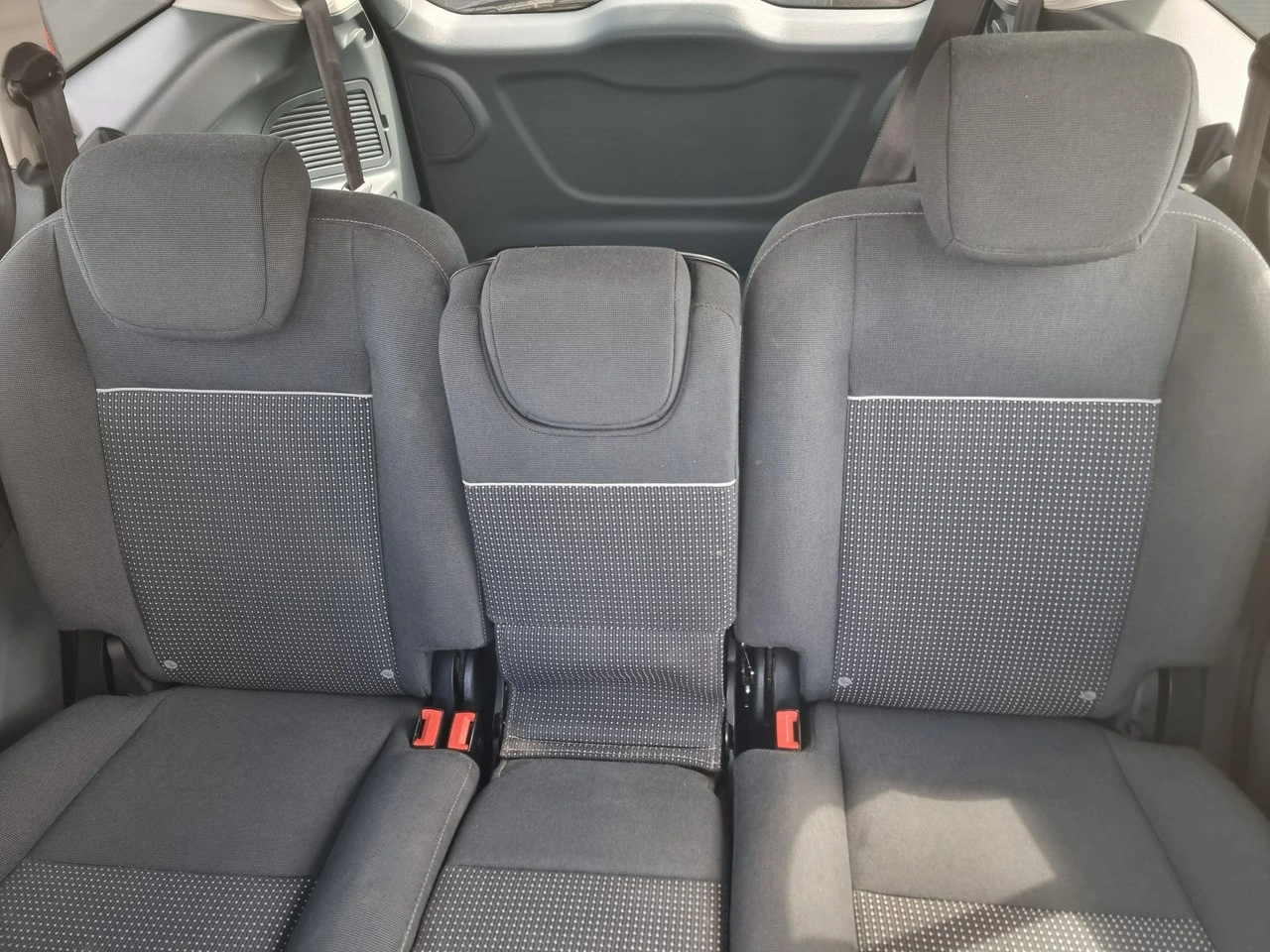 Ford Grand C-MAX - Zdjęcie 11