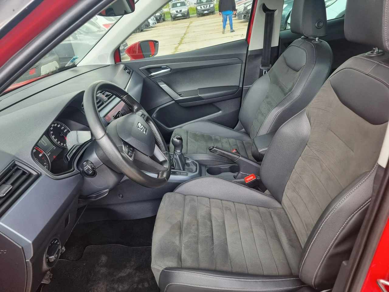 Seat Arona - Zdjęcie 9