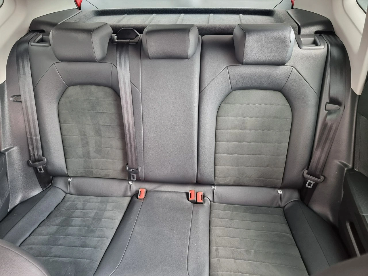 Seat Arona - Zdjęcie 11