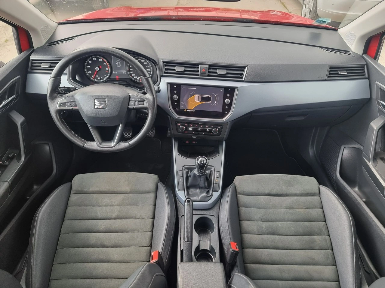 Seat Arona - Zdjęcie 12