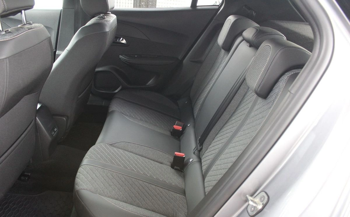 Peugeot 2008 - Zdjęcie 17