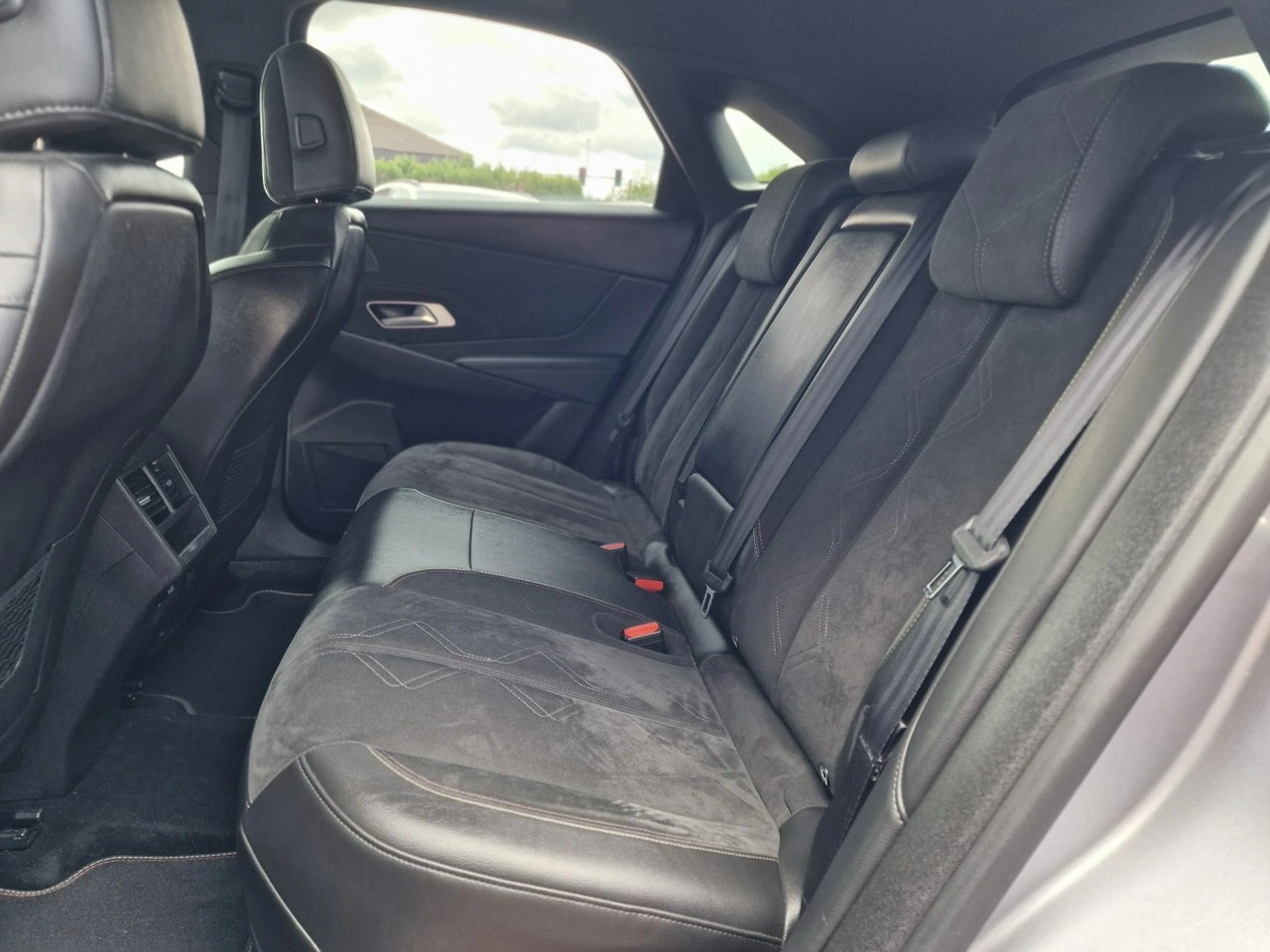 DS Automobiles DS 7 Crossback - Zdjęcie 20