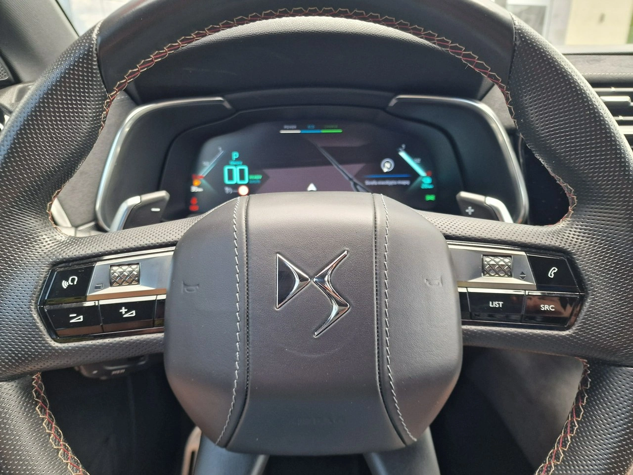 DS Automobiles DS 7 Crossback - Zdjęcie 27