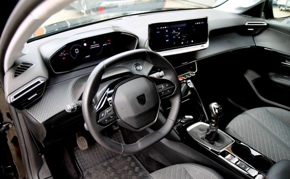 Peugeot 208 - Zdjęcie 3