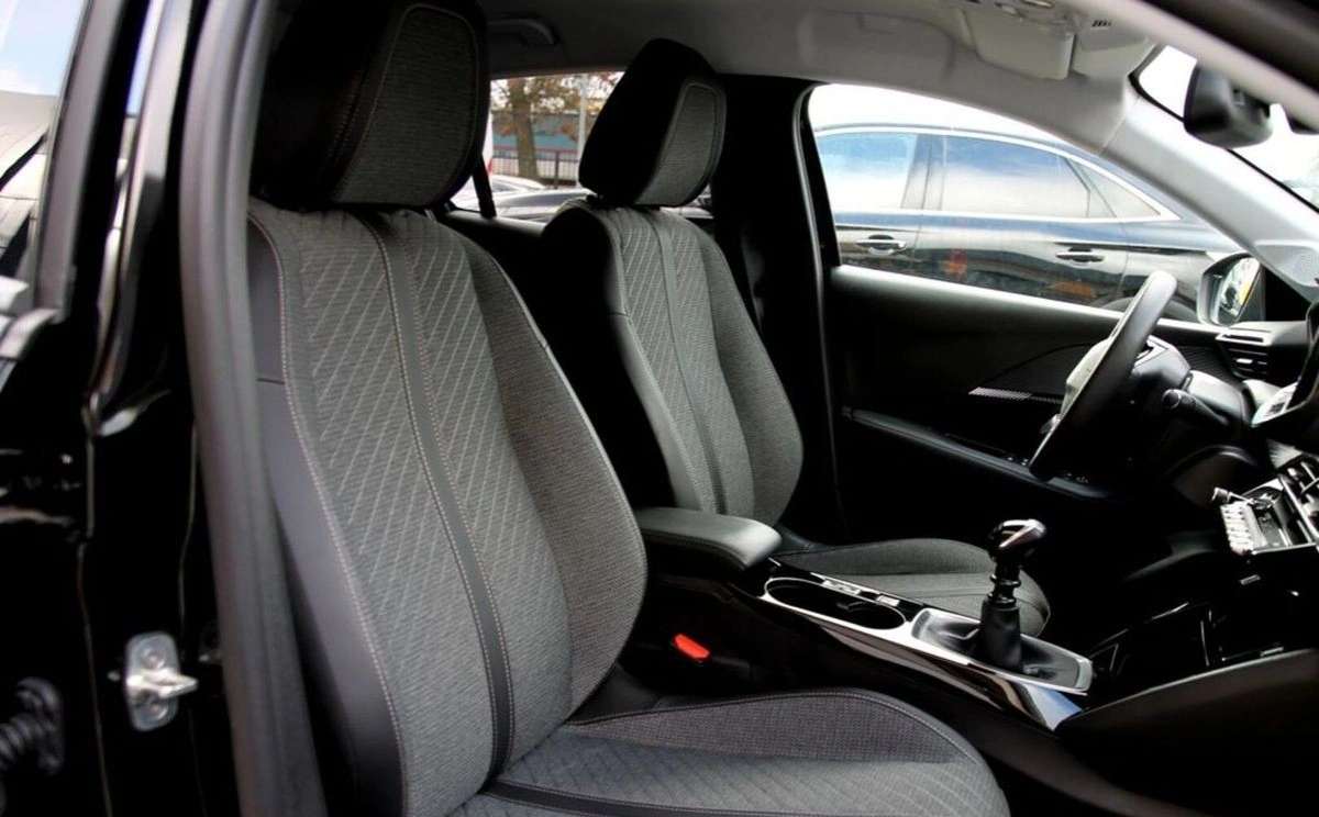 Peugeot 208 - Zdjęcie 25