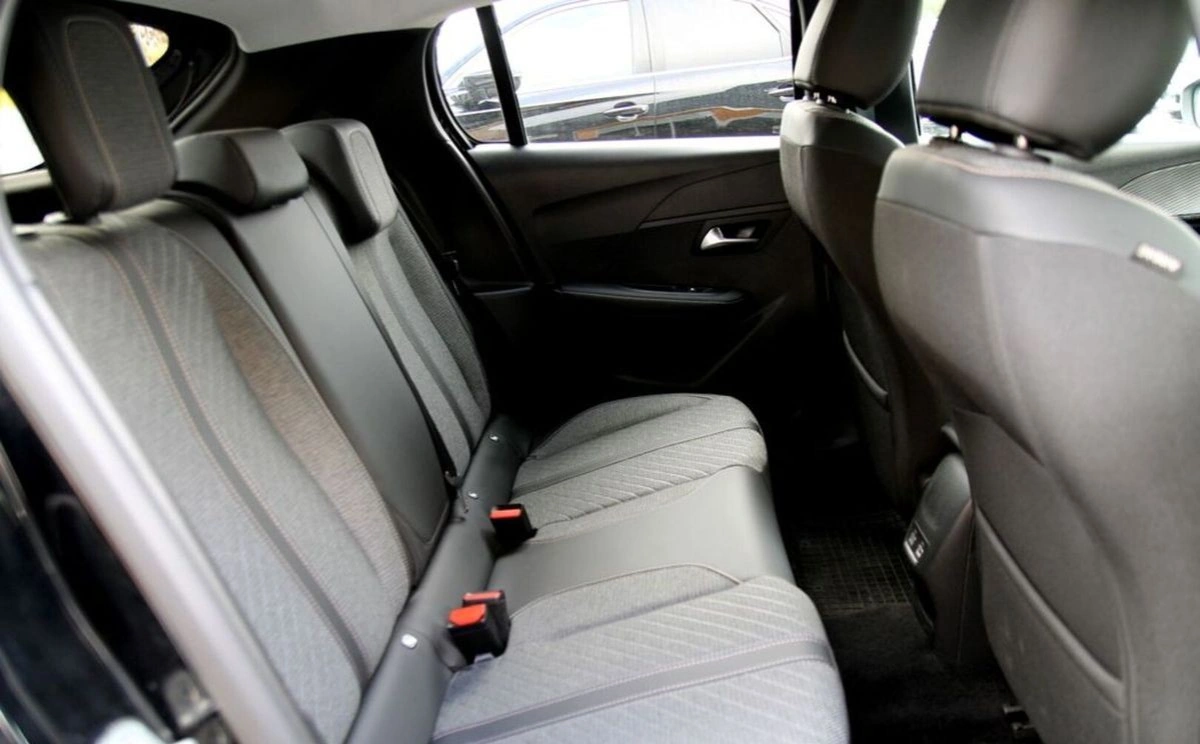 Peugeot 208 - Zdjęcie 26