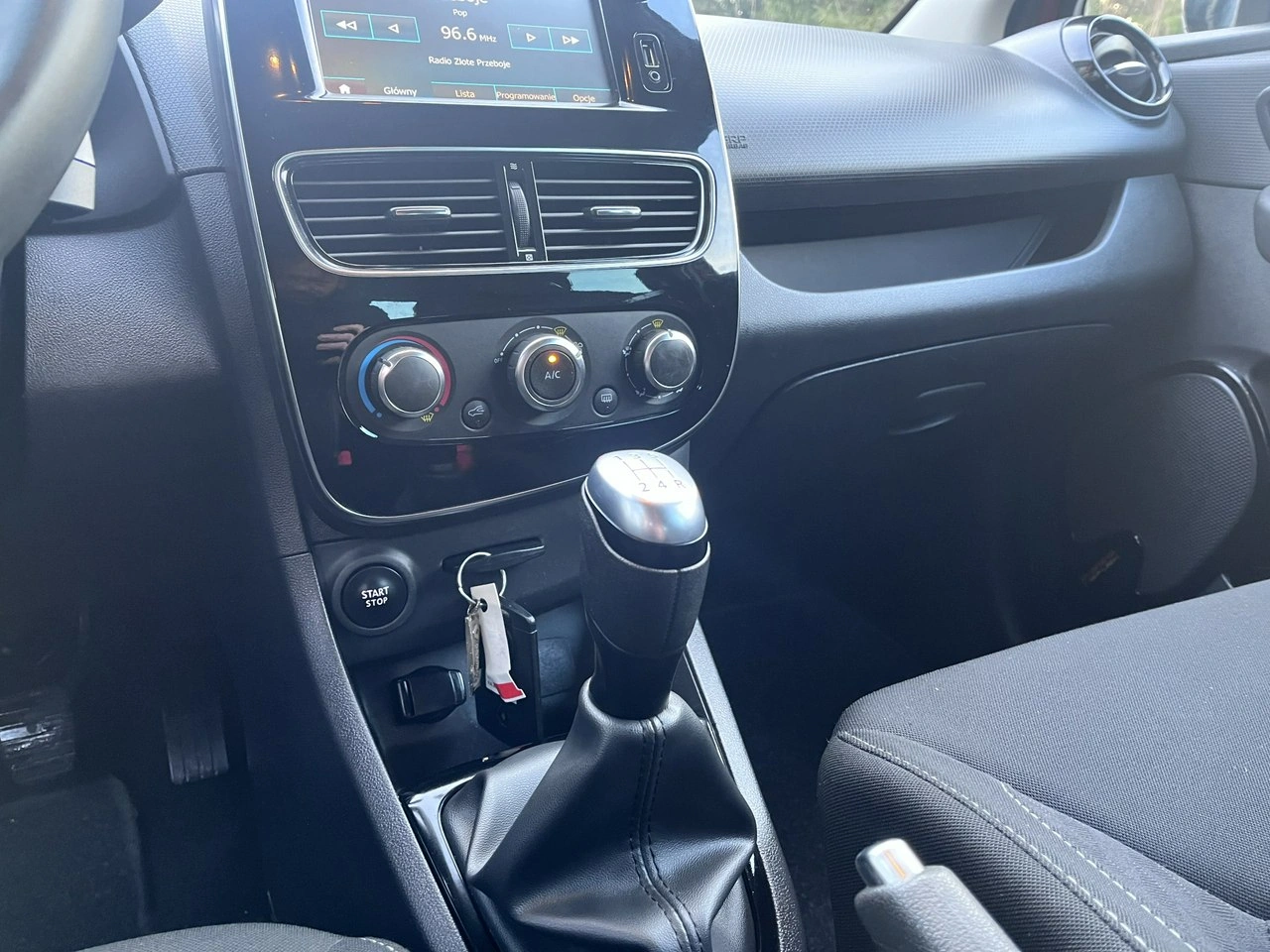 Renault Clio - Zdjęcie 15