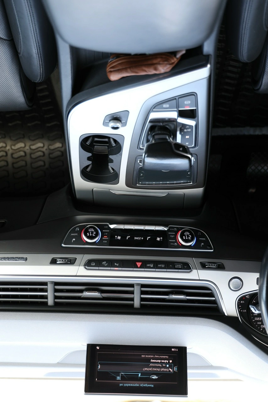 Audi Q7 - Zdjęcie 38