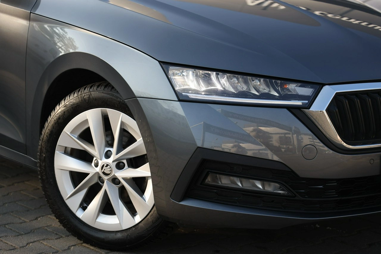 Skoda Octavia - Zdjęcie 4