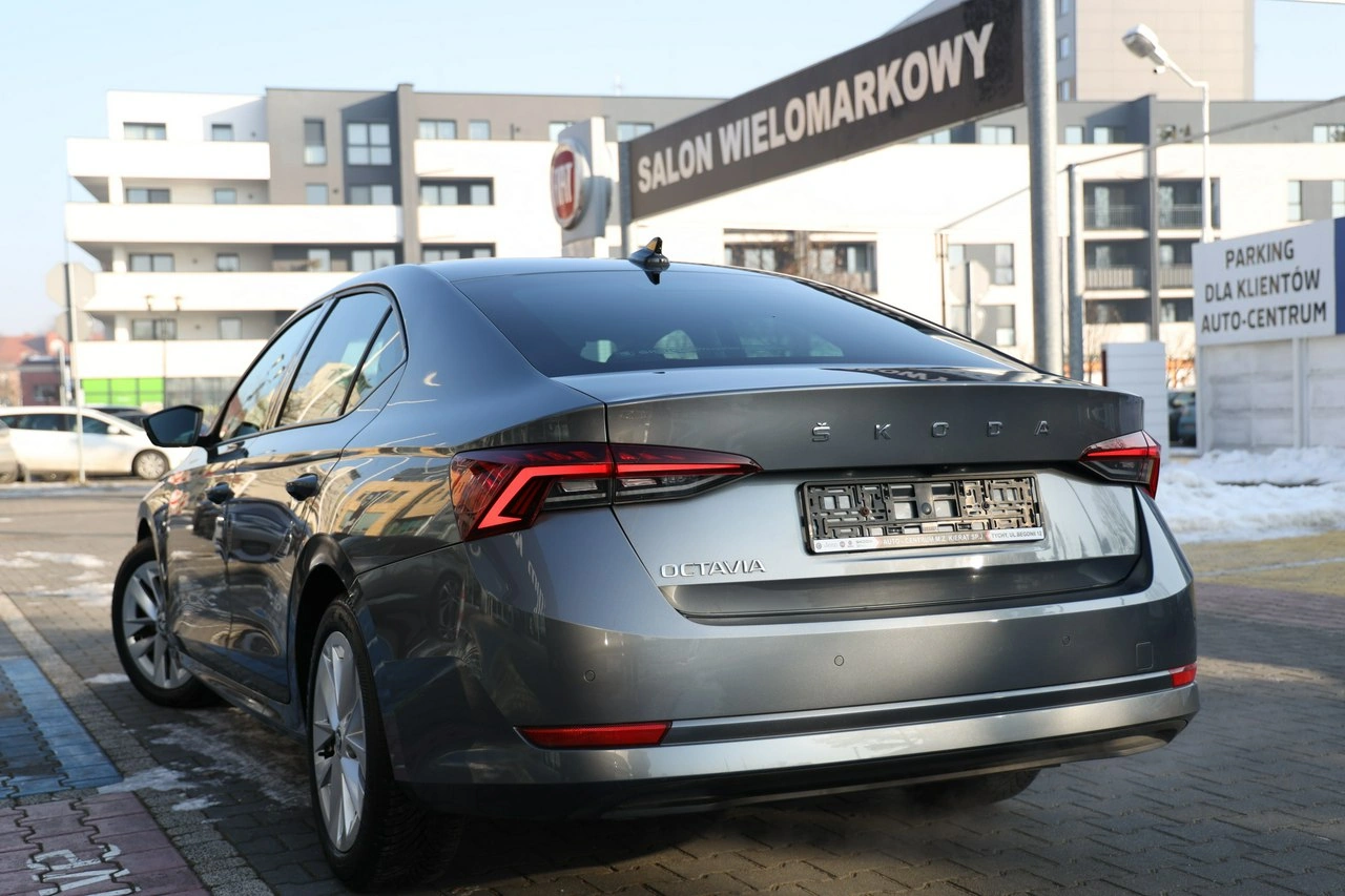 Skoda Octavia - Zdjęcie 8
