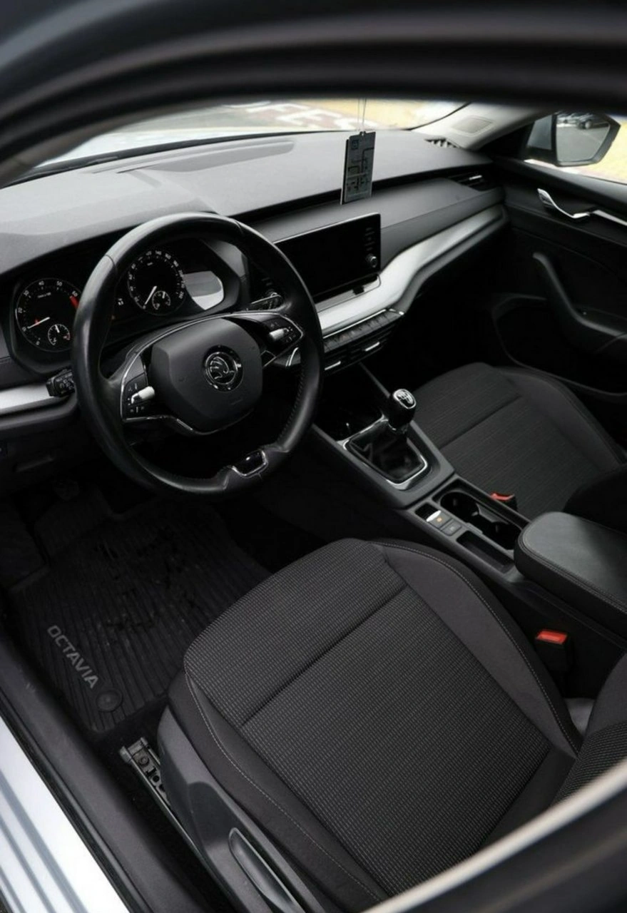 Skoda Octavia - Zdjęcie 12
