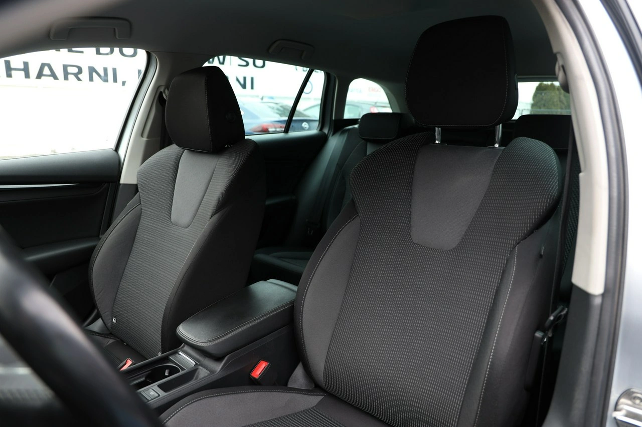 Skoda Octavia - Zdjęcie 13